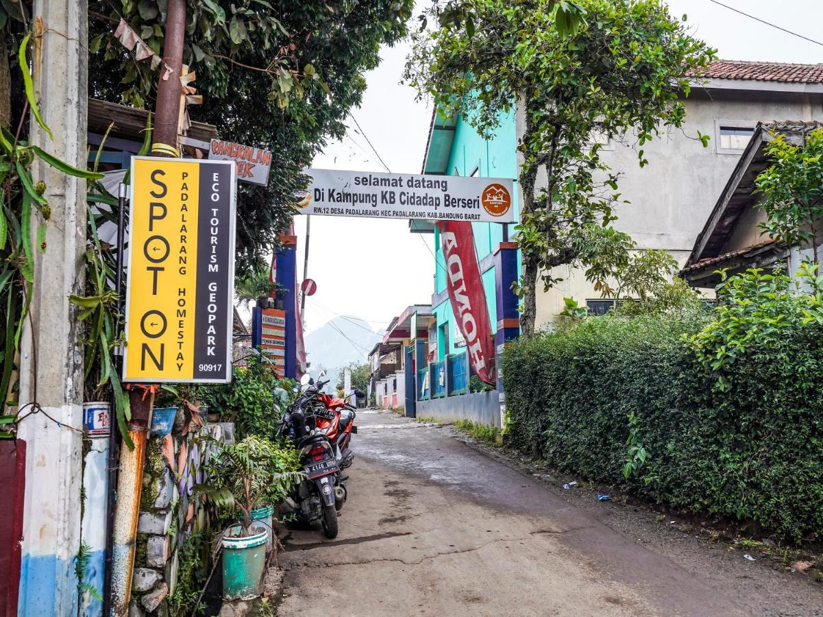 Oyo Homes 90917 Eco Tourism Geopark Padalarang Homestay Syariah Bandung Ngoại thất bức ảnh