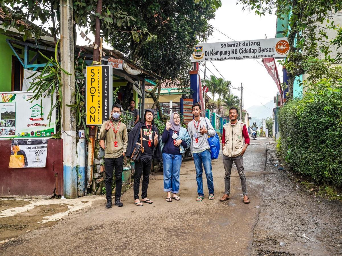 Oyo Homes 90917 Eco Tourism Geopark Padalarang Homestay Syariah Bandung Ngoại thất bức ảnh