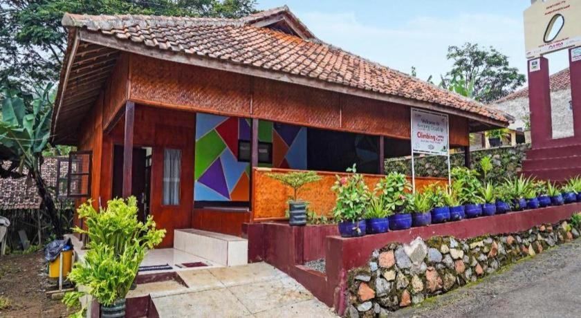 Oyo Homes 90917 Eco Tourism Geopark Padalarang Homestay Syariah Bandung Ngoại thất bức ảnh